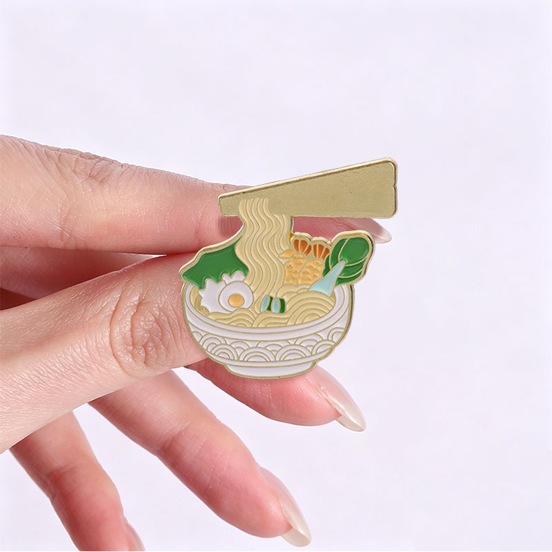 Ramen Noodle Bowl Cartoon Enam - Dim Sum Basket recension och pris